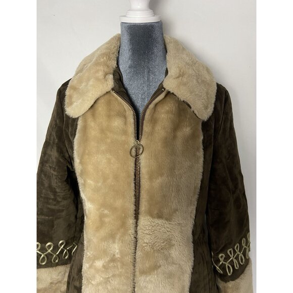 Vintage 60/70s ILGWU Faux Fur & Suede Women's Coat With Embroidered Cuffs & Quil - Picture 5 of 16